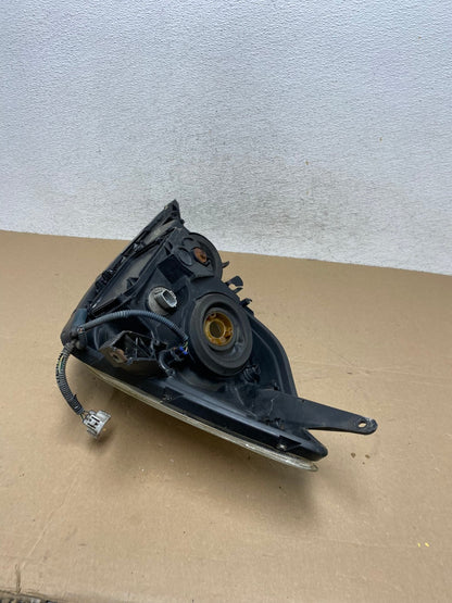 2004-2005 Toyota Sienna Right Passenger Halogen Headlight AF4472 LK7