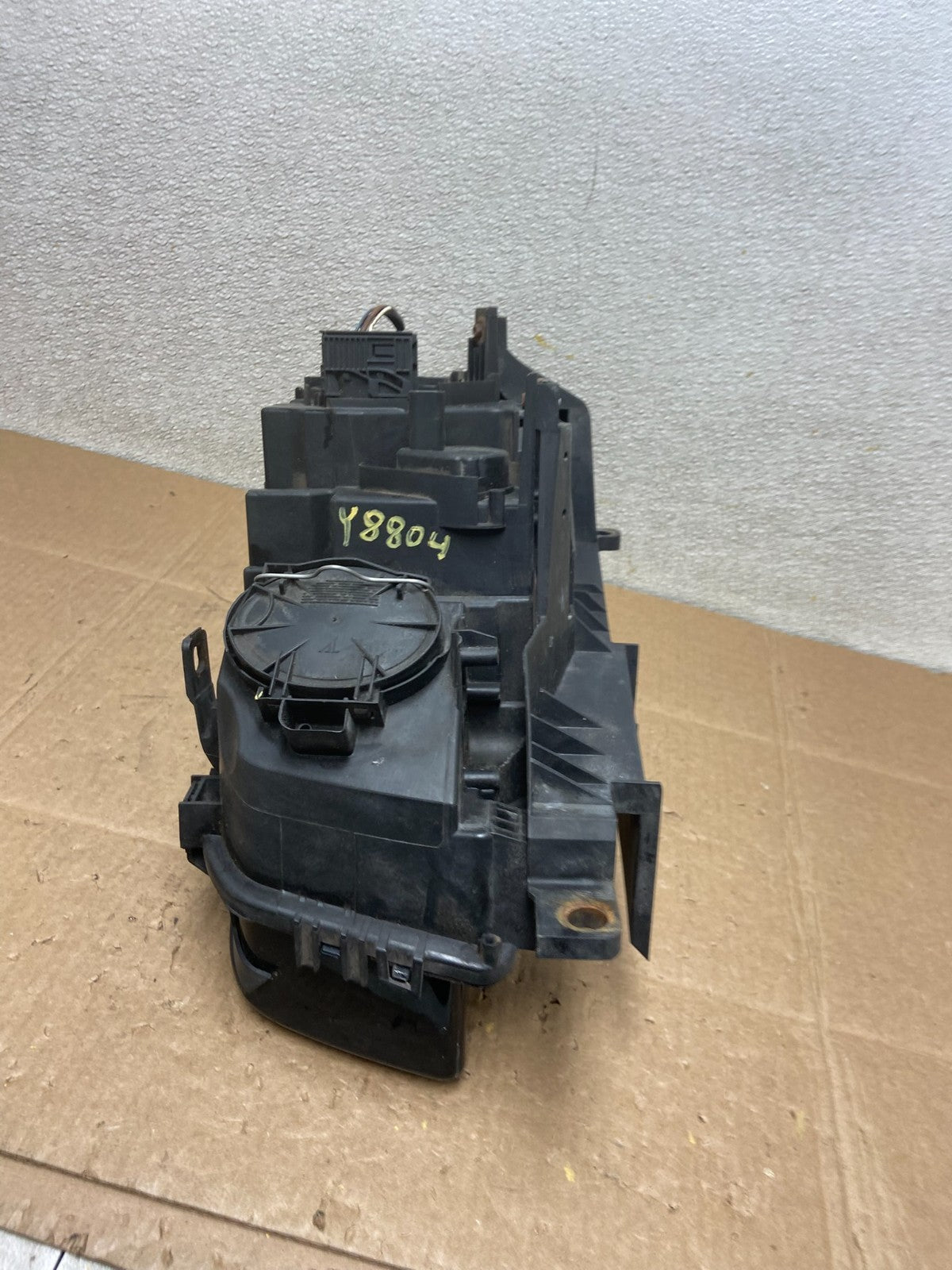 2004 to 2006 Bmw X3 Right Passenger Rh Halogen Headlight OEM Y8804 DW8