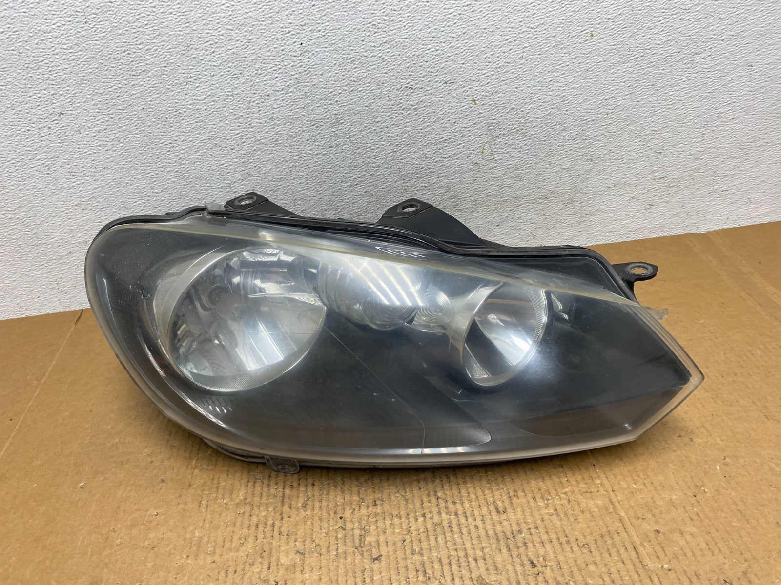 2010-2014 Volkswagen Golf MK6 GTI Right Passenger RH Halogen Headlight AE0289 DW0