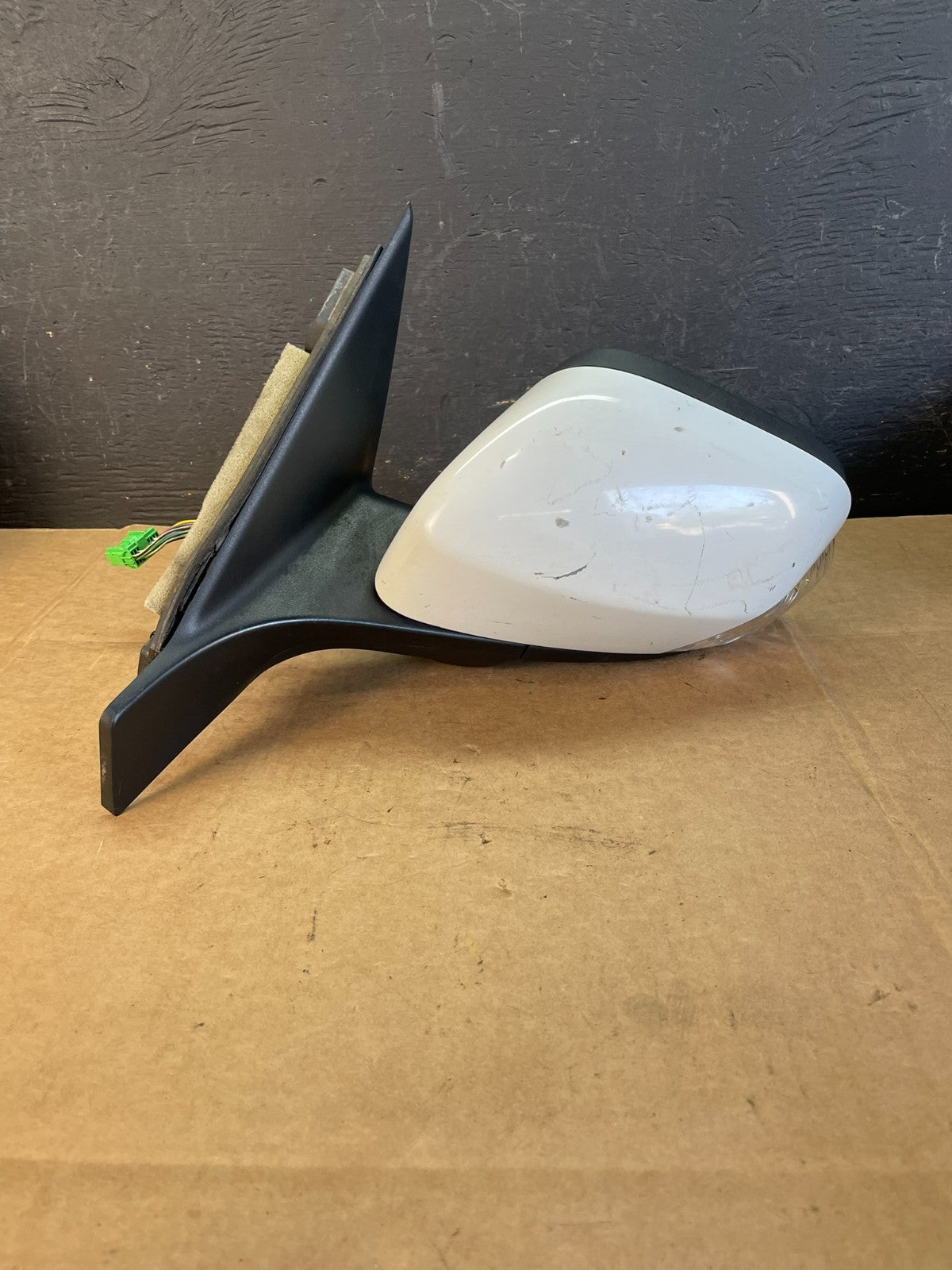 2007 - 2011 Volvo XC70 V70 Left Driver View Door Mirror AE0949 DW0