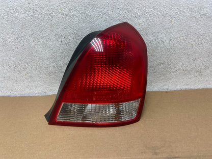 2001 2002 2003 Hyundai Elantra Right Passenger Rh Tail Side Light AH4398 DW0