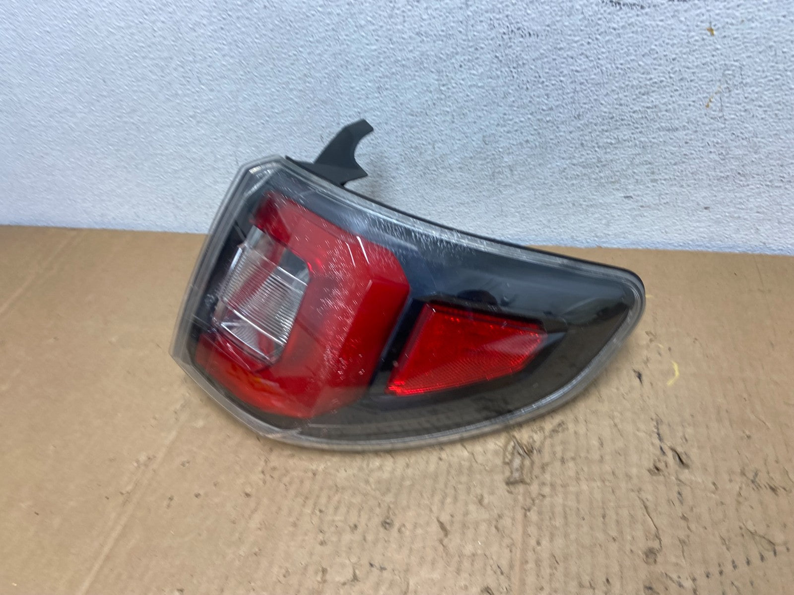 2013 to 2016 GMC Acadia Right Passenger RH Side Tail Light AD2487 DW1