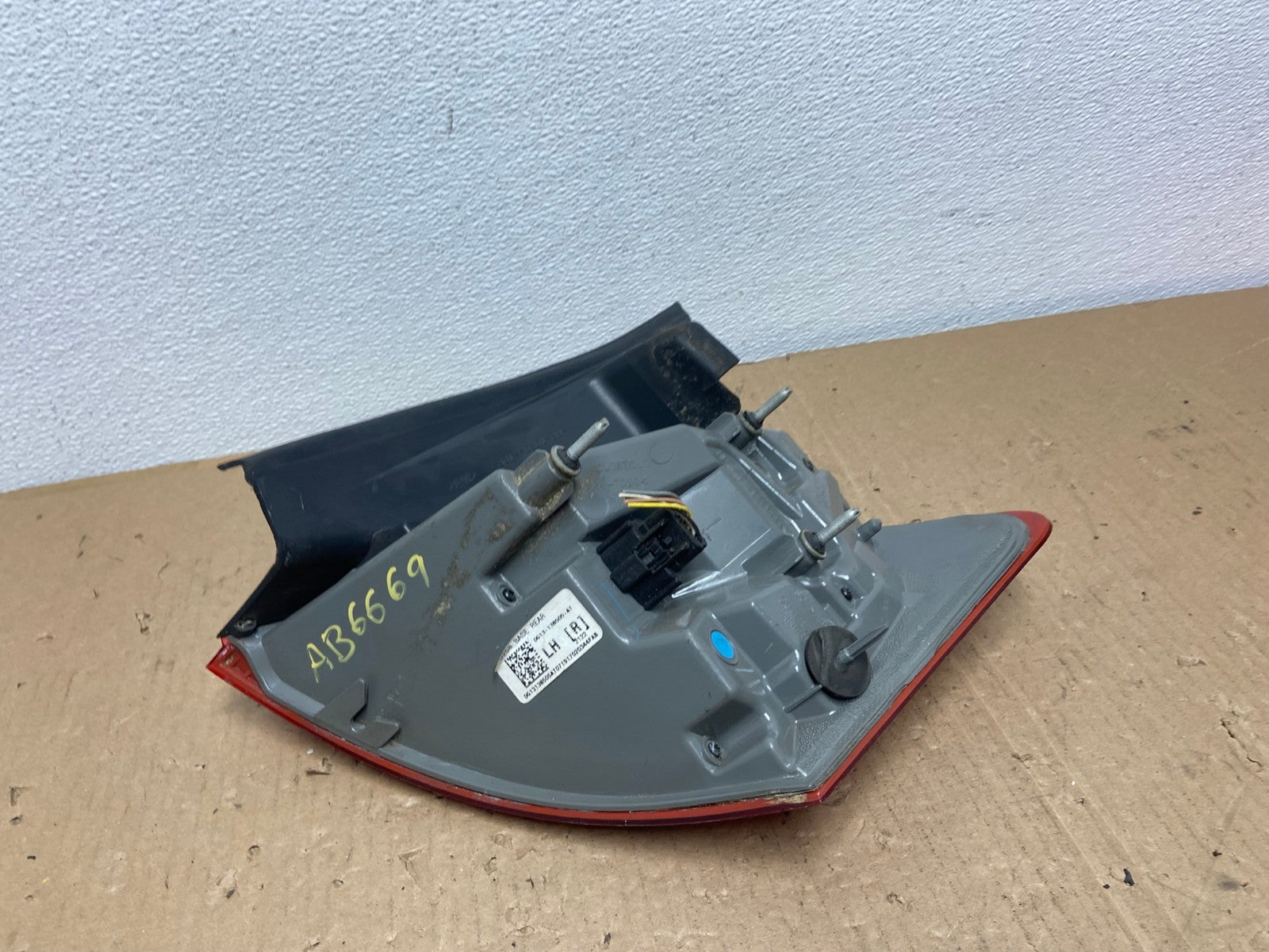 2013-2019 Ford Taurus LED Left Driver Lh Side Tail Light OEM AB6669 LK5