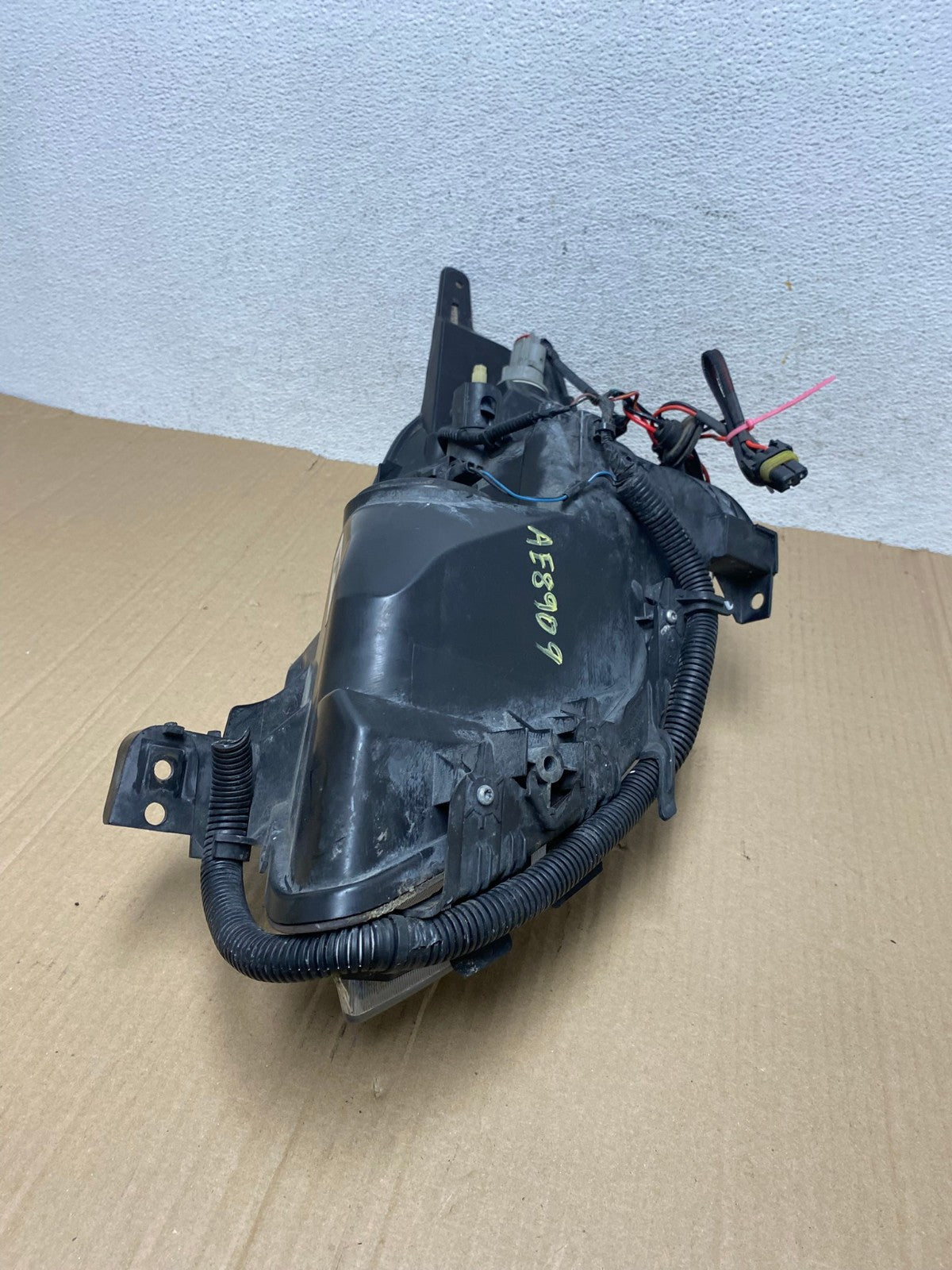 Sedan 2007 to 2009 Nissan Altima Right Passenger Halogen Headlight AE8909 LK7