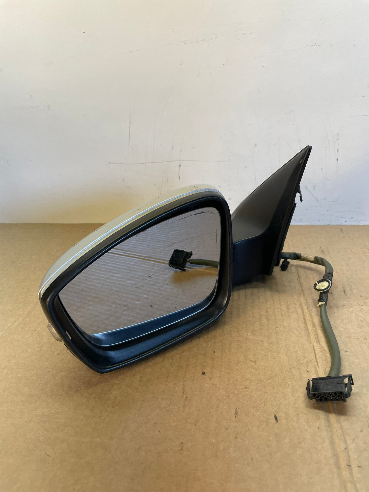 2011-2016 Volkswagen Jetta Sedan Left Driver View Door Mirror AH6310 LK2