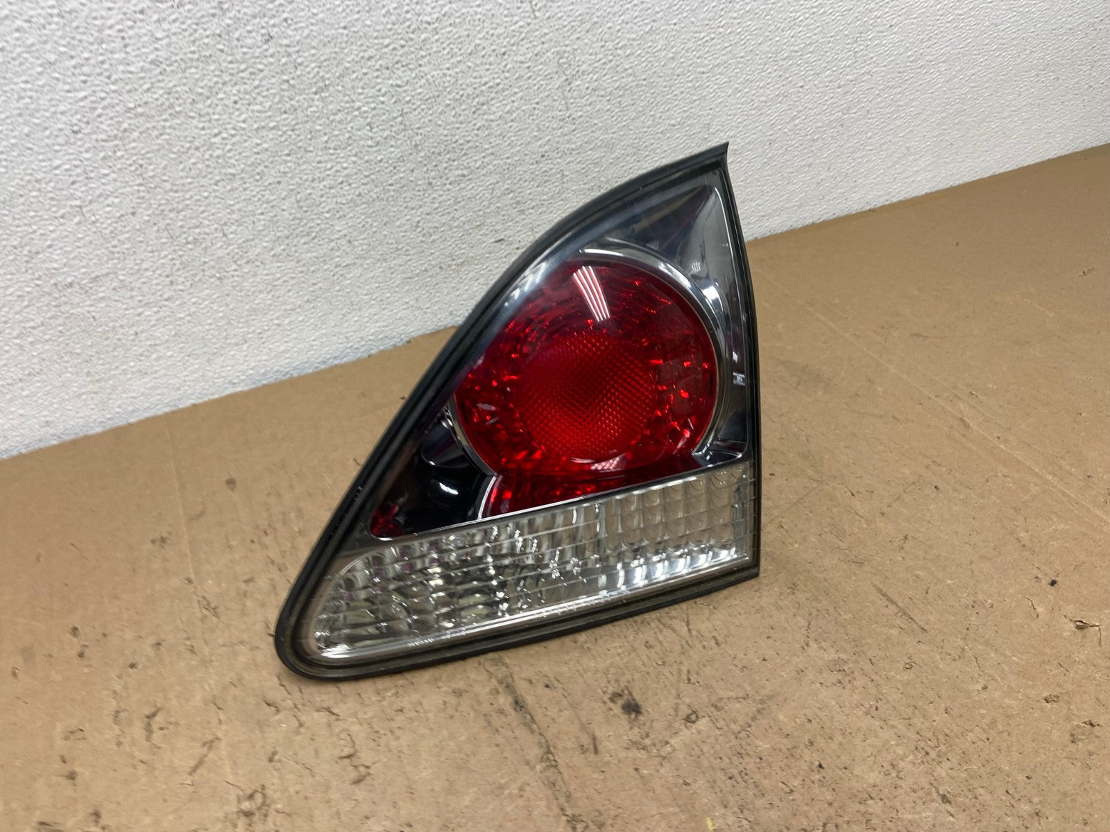 2000-2003 Lexus RX300 Right Passenger Side Rear Inner Tail Light AC7294 LK2