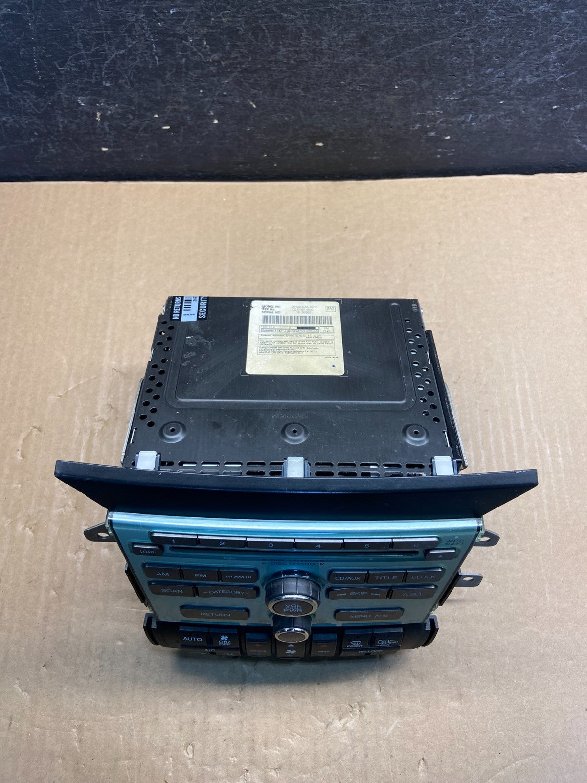 2009 to 2011 Honda Pilot AM FM CD Audio Radio Player Climate Control AF9401 DG3