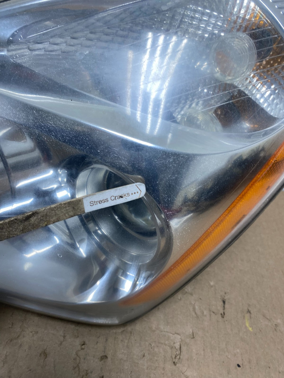 2008-2012 Kia Sedona Left Driver Lh Side Headlight Halogen AJ2217 DW4