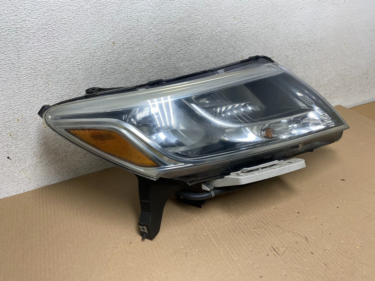 2013 to 2016 Nissan Pathfinder Right Passenger RH Side Headlight AJ2408 DW2