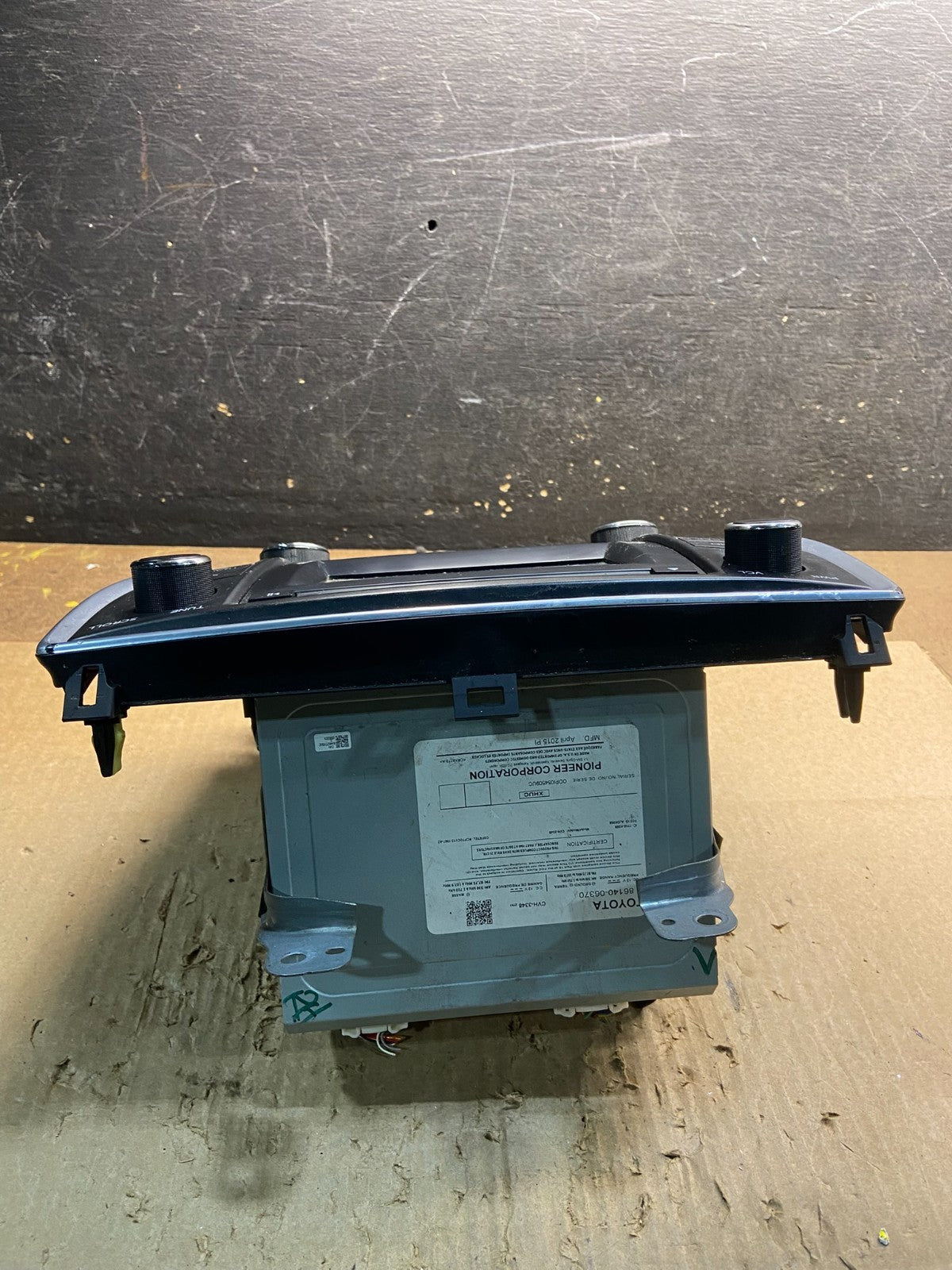2015-2017 Toyota Camry Radio CD Navigation Screen Display Y7535 DG6