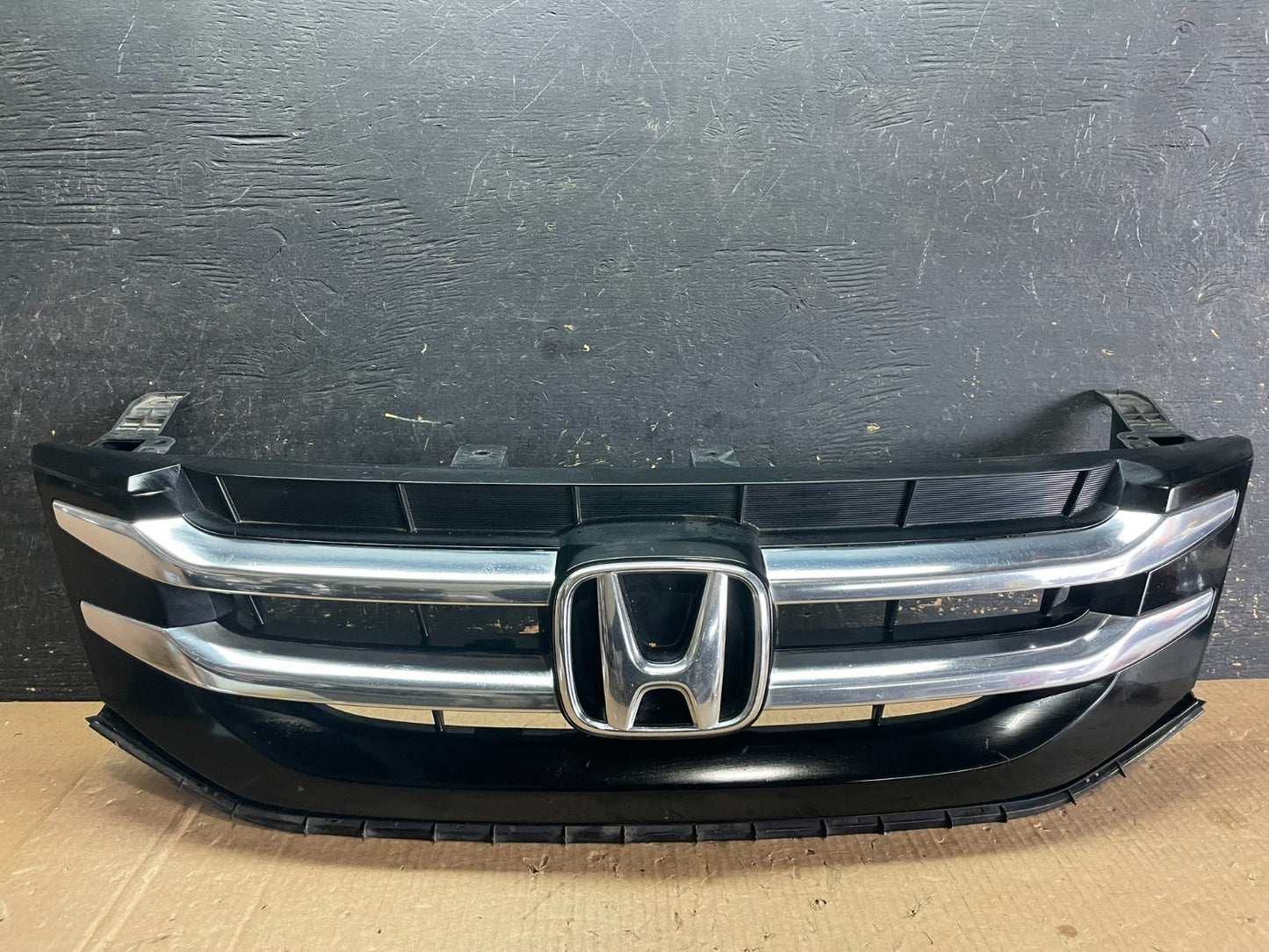2014 to 2017 Honda Odyssey Front Upper Grille Grill Chrome Oem AB3203 DG0