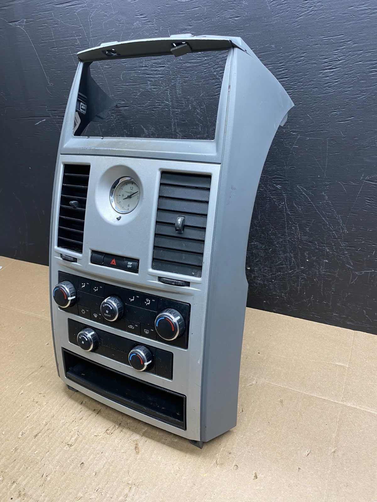 2008-2010 Chrysler Town Country Climate Control Panel Center Dash Trim AC6607 DG1