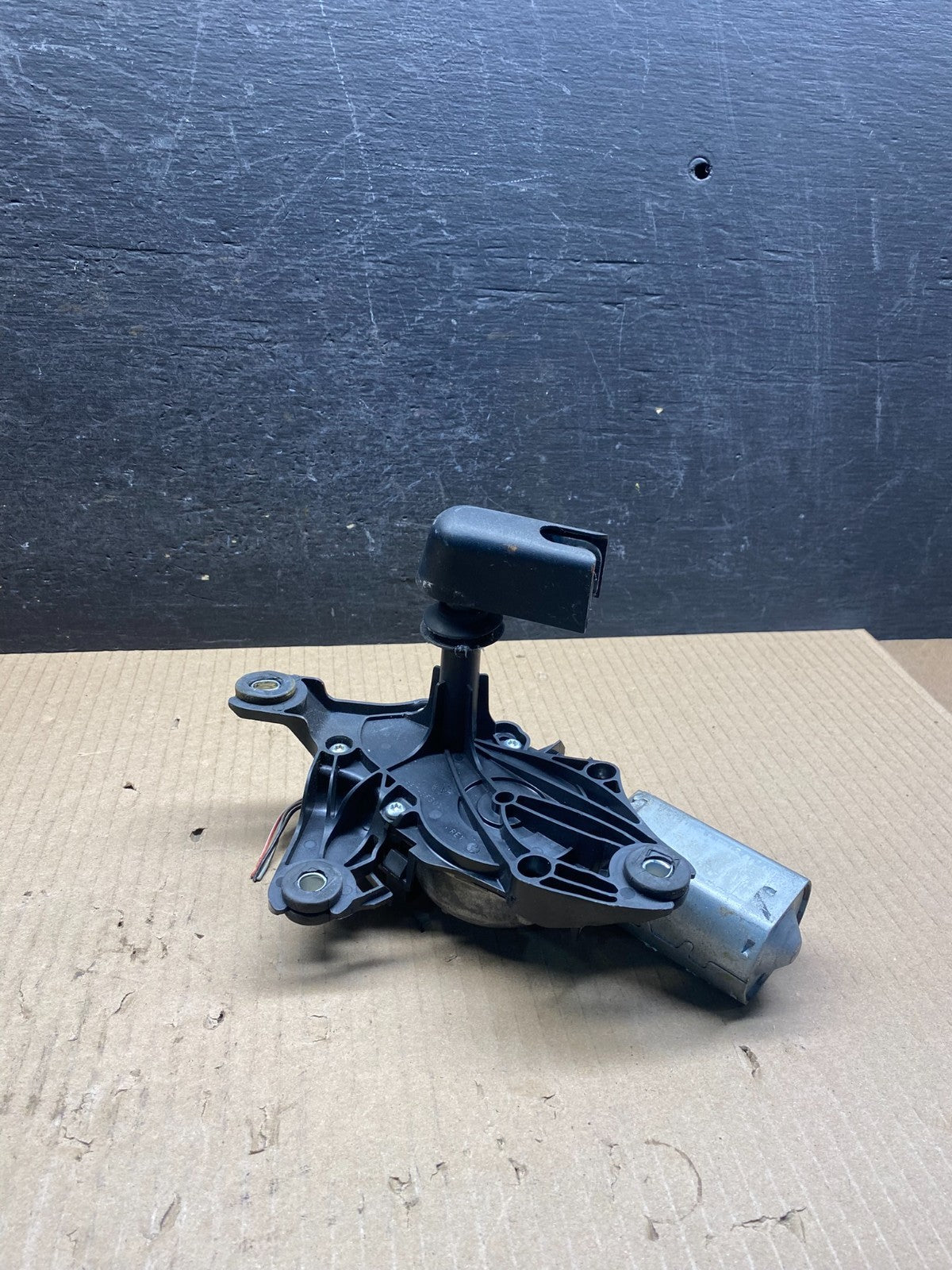 2011 to 2019 Ford Explorer Rear Windshield Wiper Motor AH7479 DG1
