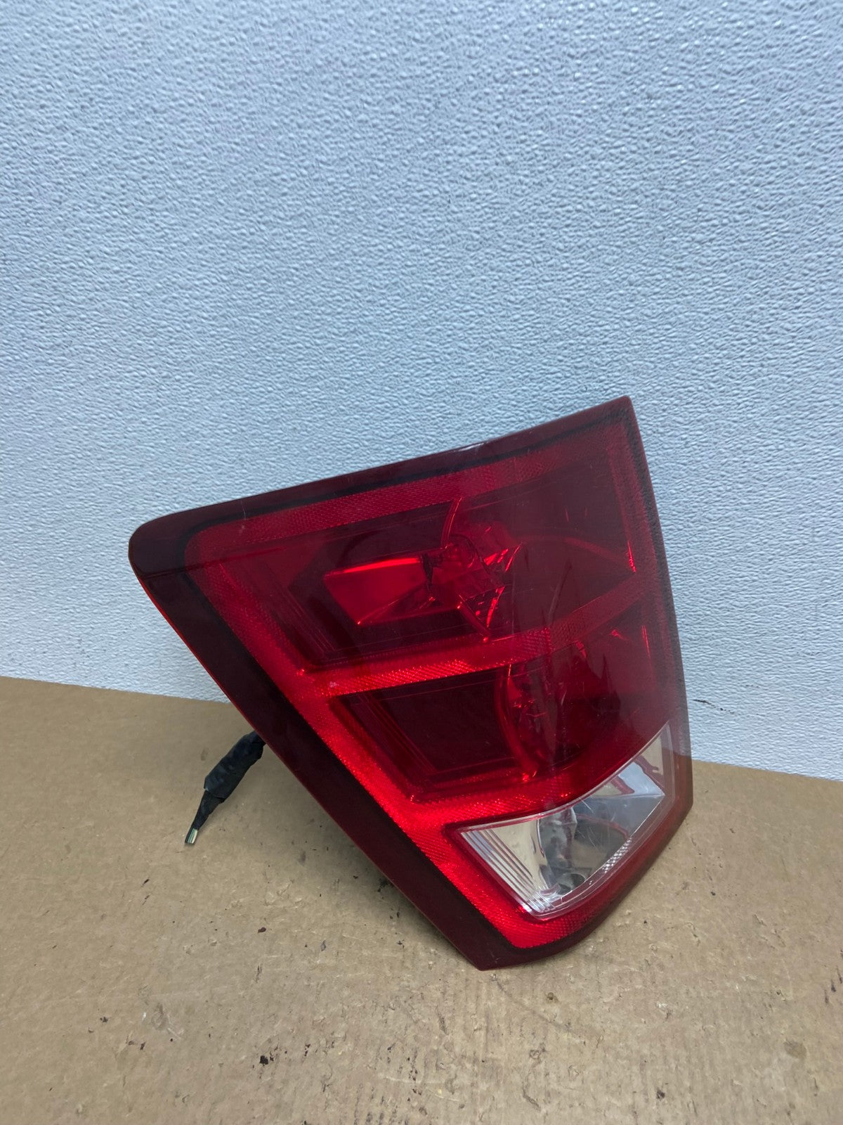 2005 to 2006 Jeep Grand Cherokee Left Driver Side Lh Tail Light AC1383 LK2