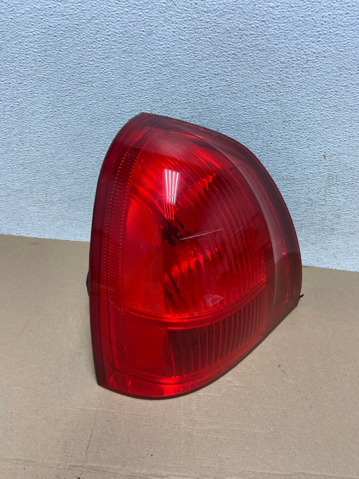 2003 to 2011 Lincoln Town Car Left Driver Lh Side Tail Light AF4356 LK2