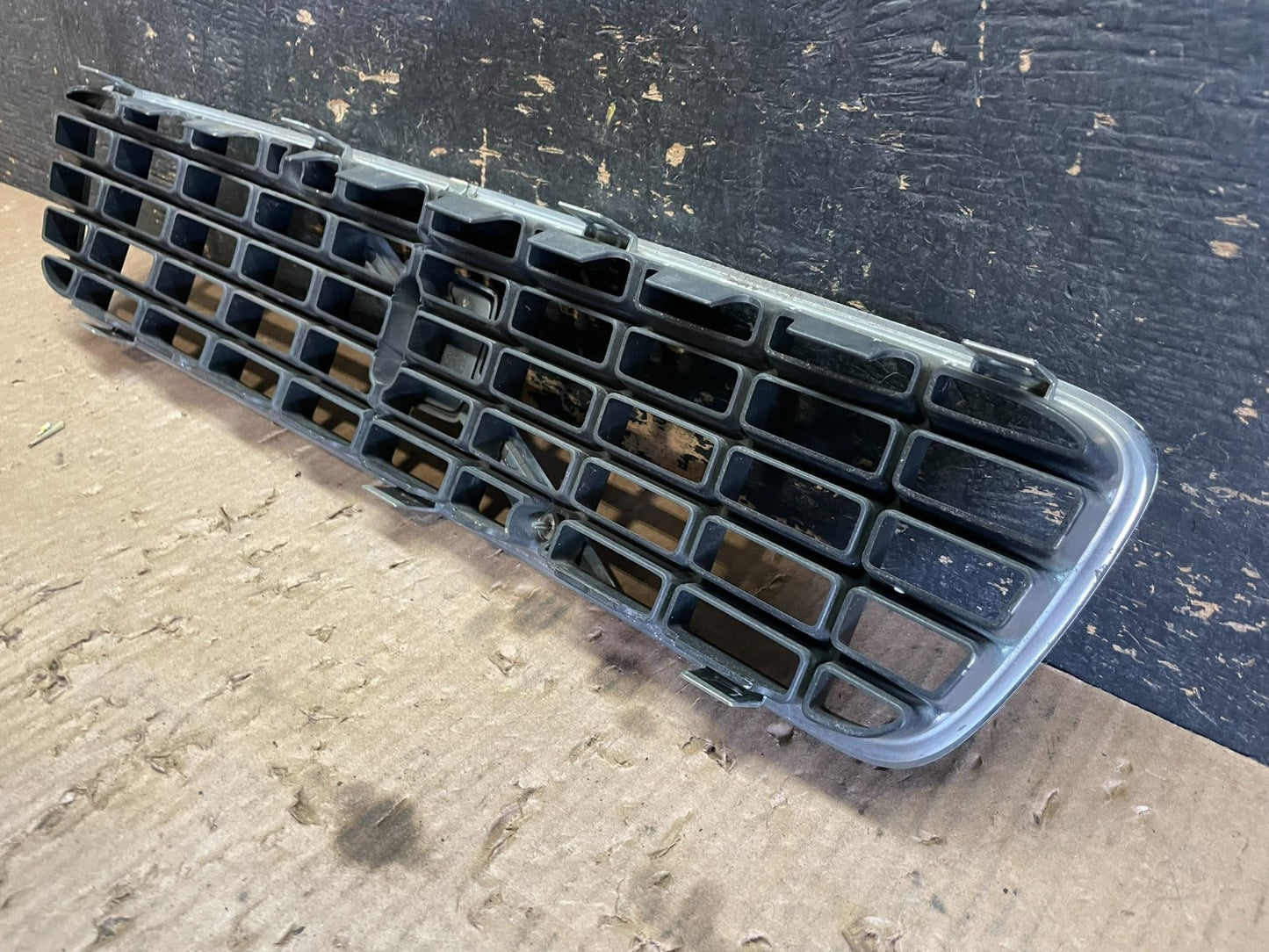 2001 to 2004 Volvo S60 Front Upper Grill Grille Oem Z5682 DG5