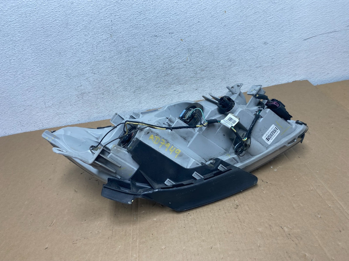 2008 to 2012 Chevrolet Malibu Left Driver LH Side Headlight AD7949 DW9