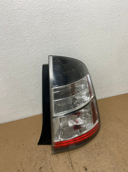 2004 - 2005 Toyota Prius Right Passenger Side Rh Tail Light AC7190 LK2