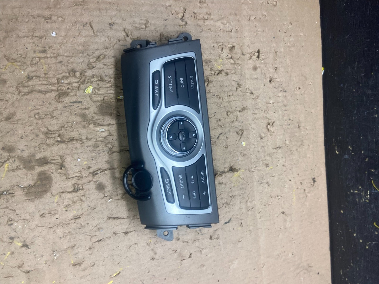 2009-2014 Nissan Murano AM FM Radio CD Control Panel t9005 DG0