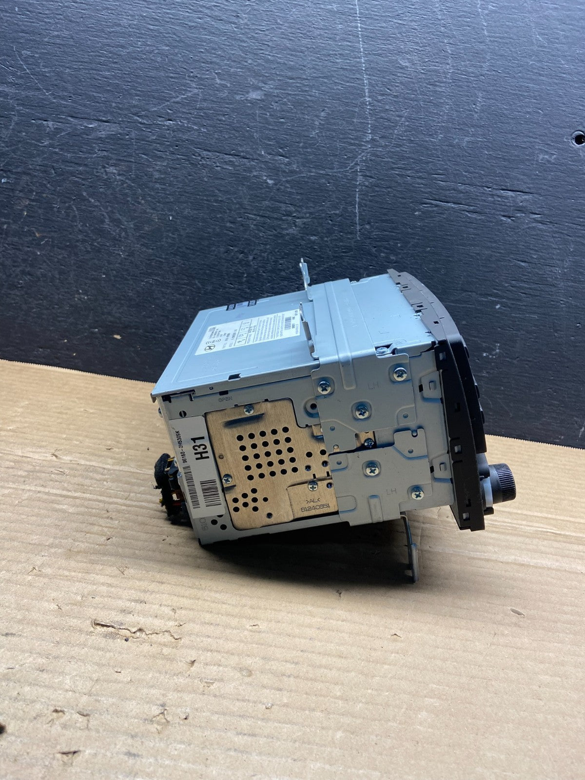 2009-2010 Hyundai Elantra Center Radio Climate Control Air Vent Bezel AE4540 DG2
