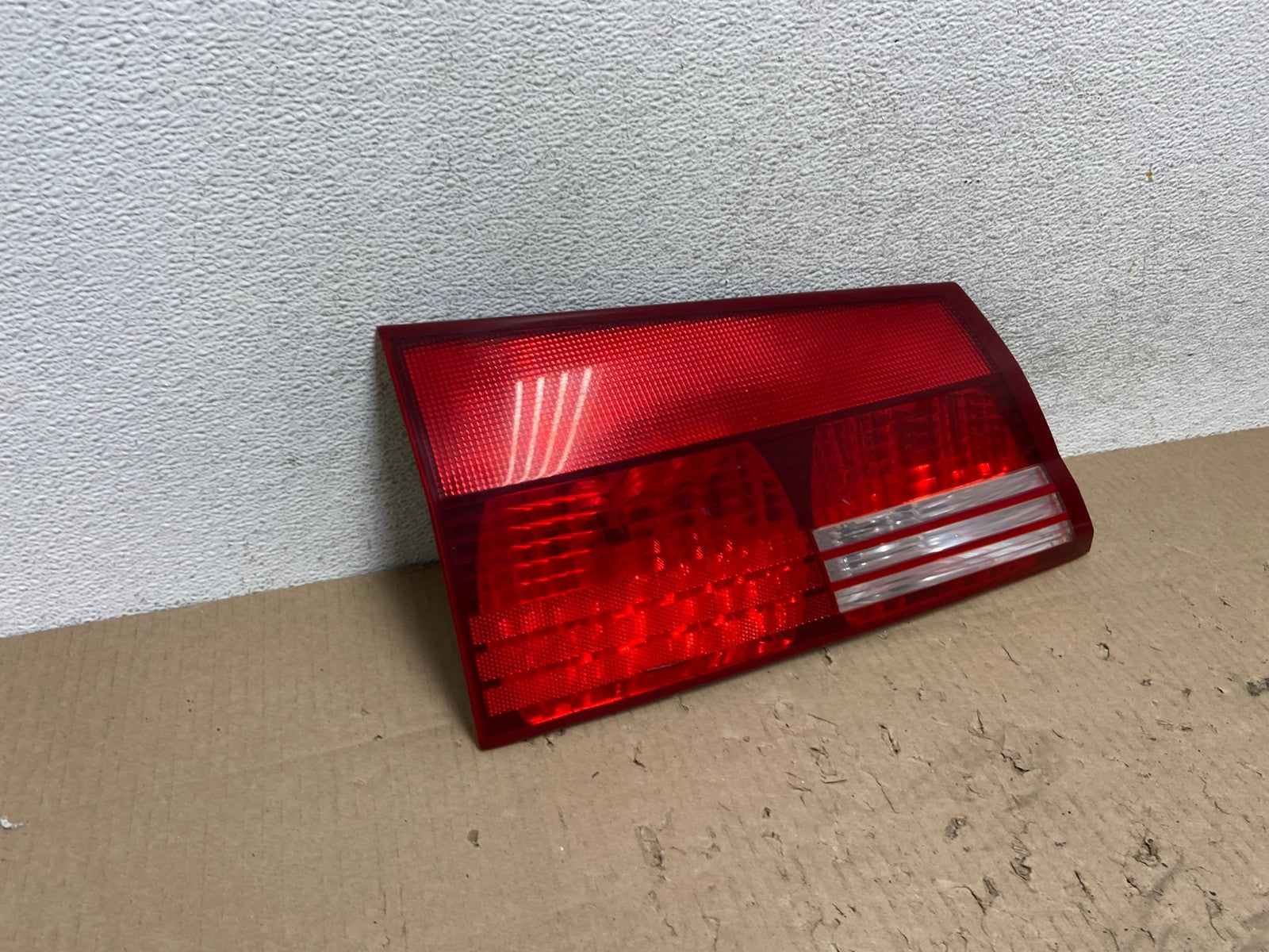 2004 - 2005 Toyota Sienna Left Driver LH Side Inner Tail Light AG6548 LK2