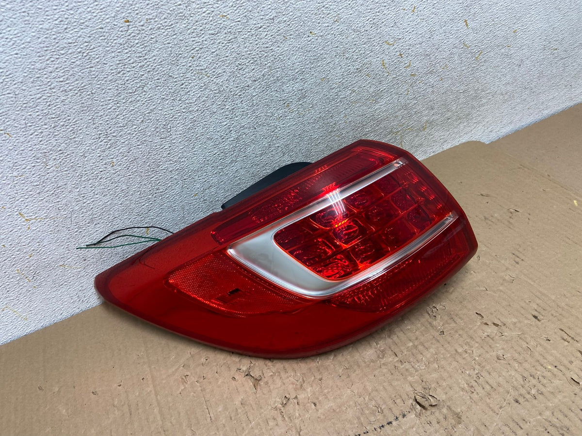 2011 to 2013 Kia Sportage Left Driver LH Side Tail Light AI1327 LK2