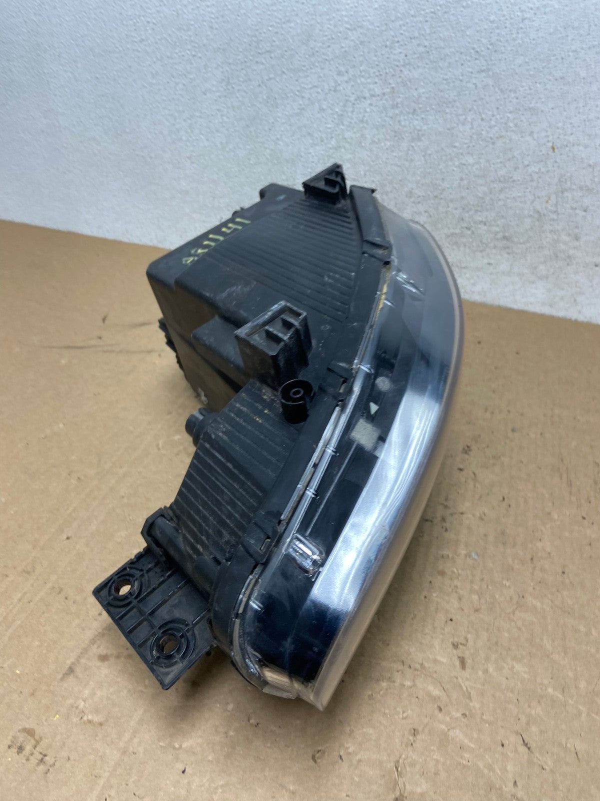 2014 - 2018 Kia Soul Right Passenger RH Halogen Headlight AG1141 LK9