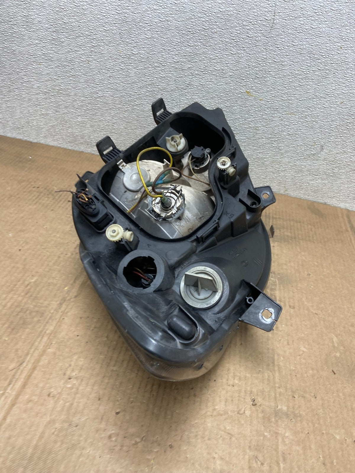 2007 to 2013 Mercedes Sprinter Headlight Right Passenger Halogen Oem AA6505 DW9