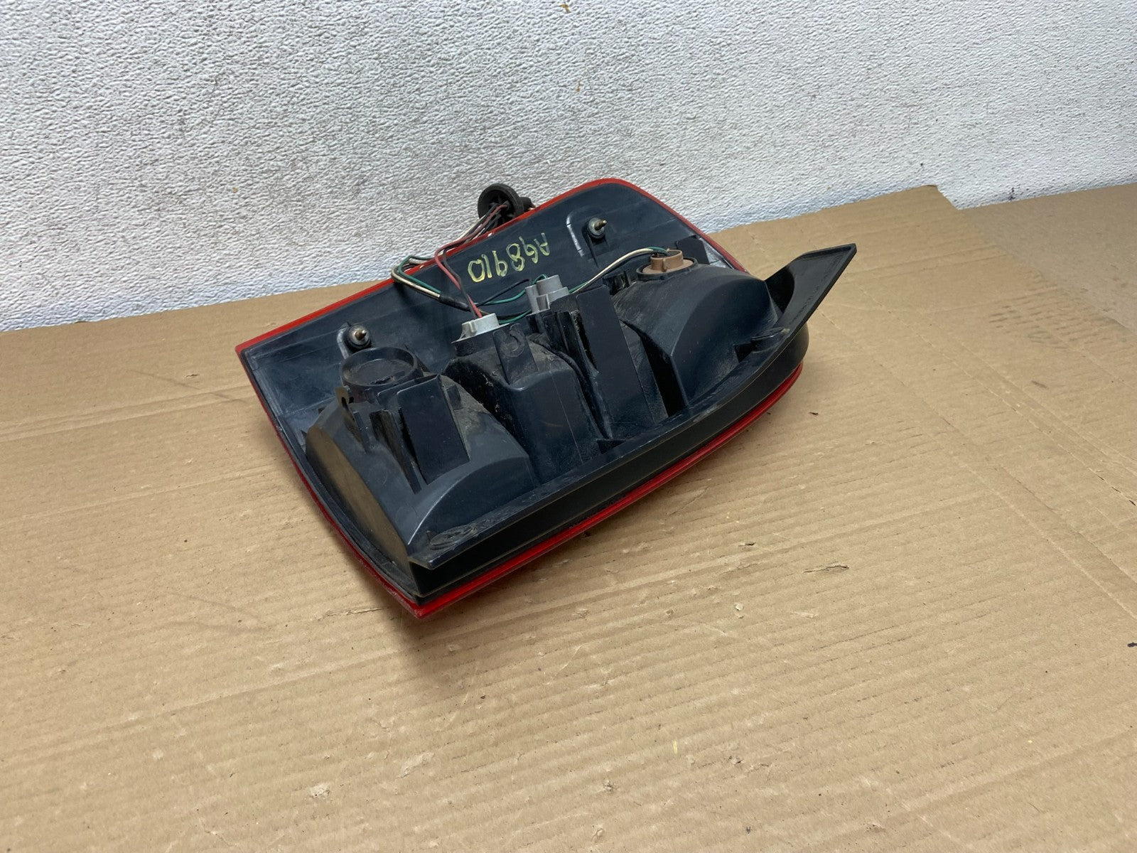 2000 2001 Mazda Mpv Right Passenger RH Side Tail Light AG8910 DW5