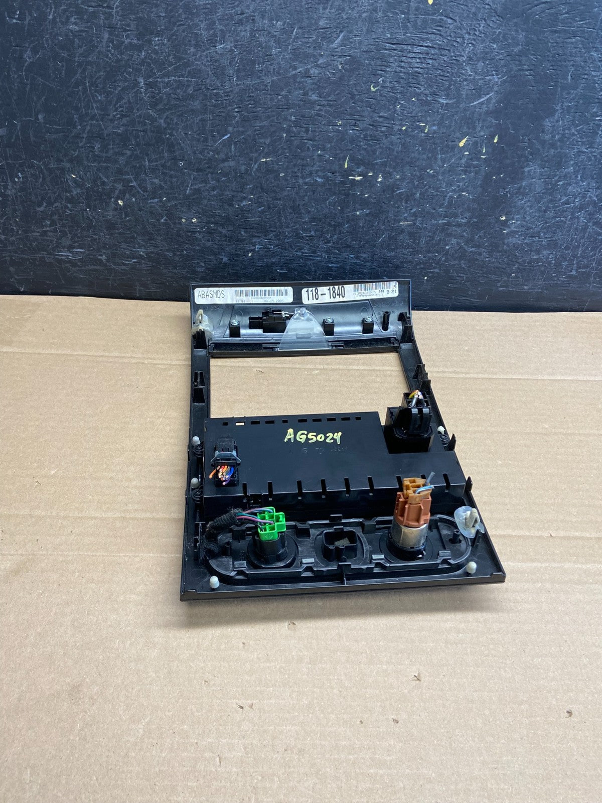 2004 to 2008 Ford F150 Radio Climate Dash Bezel Surround Black ag50244 DG3