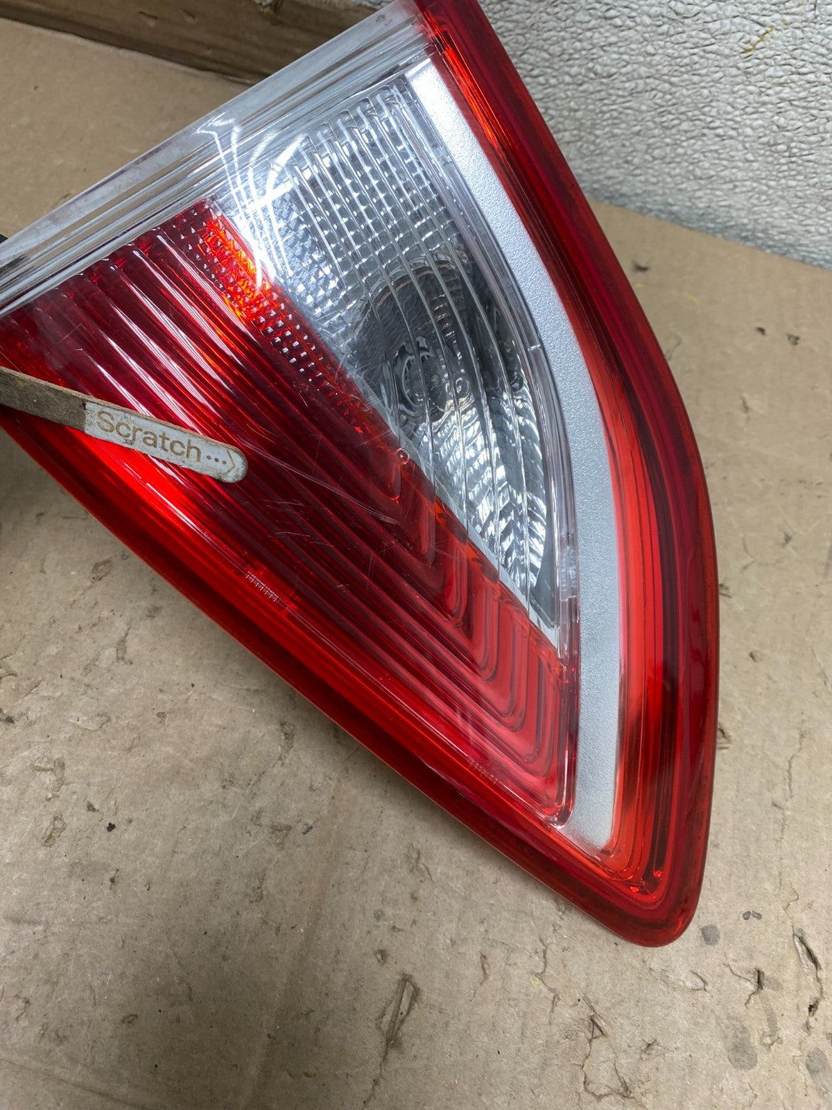 2013 to 2016 Ford Escape Right Passenger RH Side Inner Tail Light U6861 DW3
