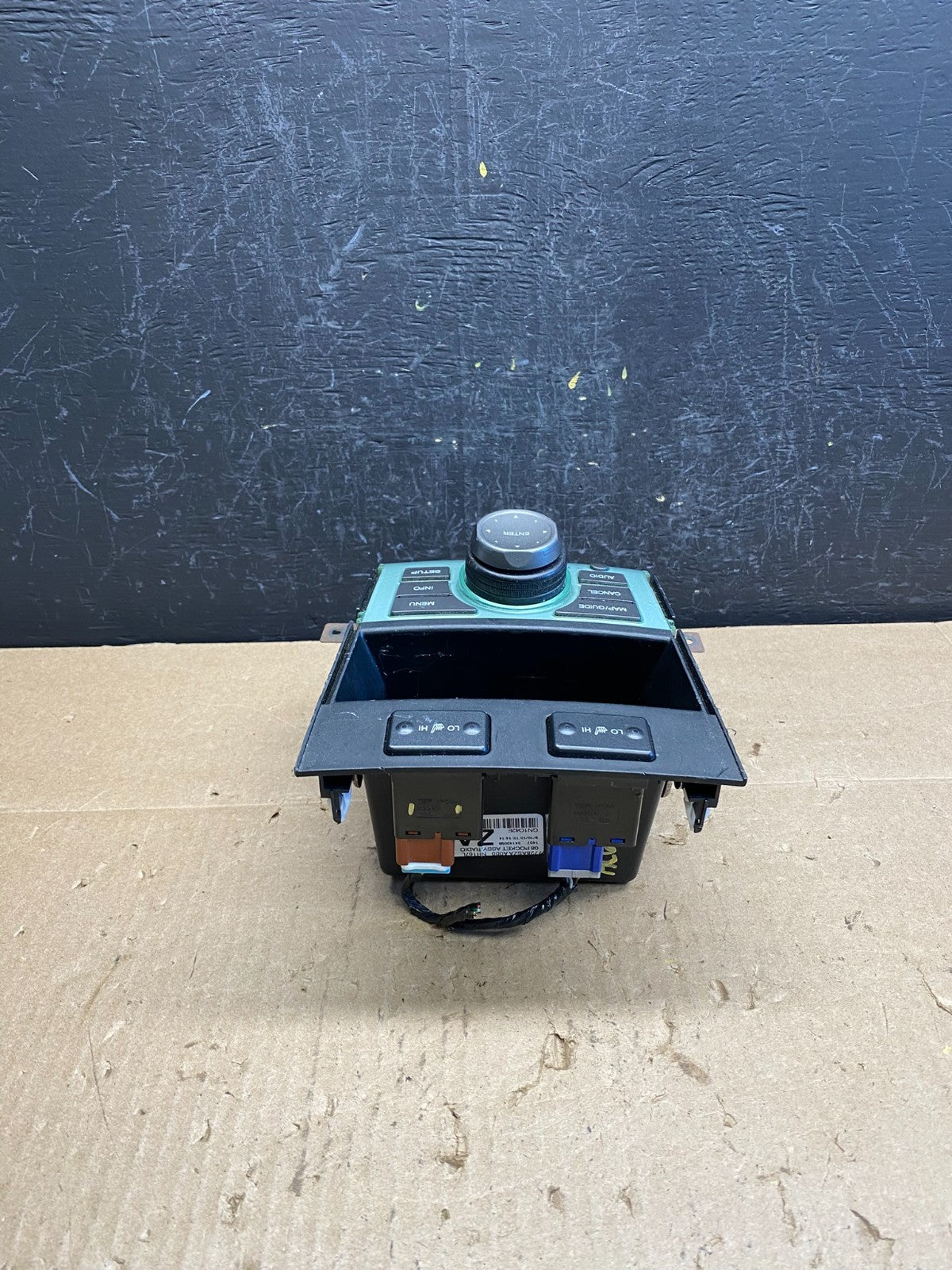 2009 to 2011 Honda Pilot AM FM CD Audio Radio Player Climate Control AC6729 DG3