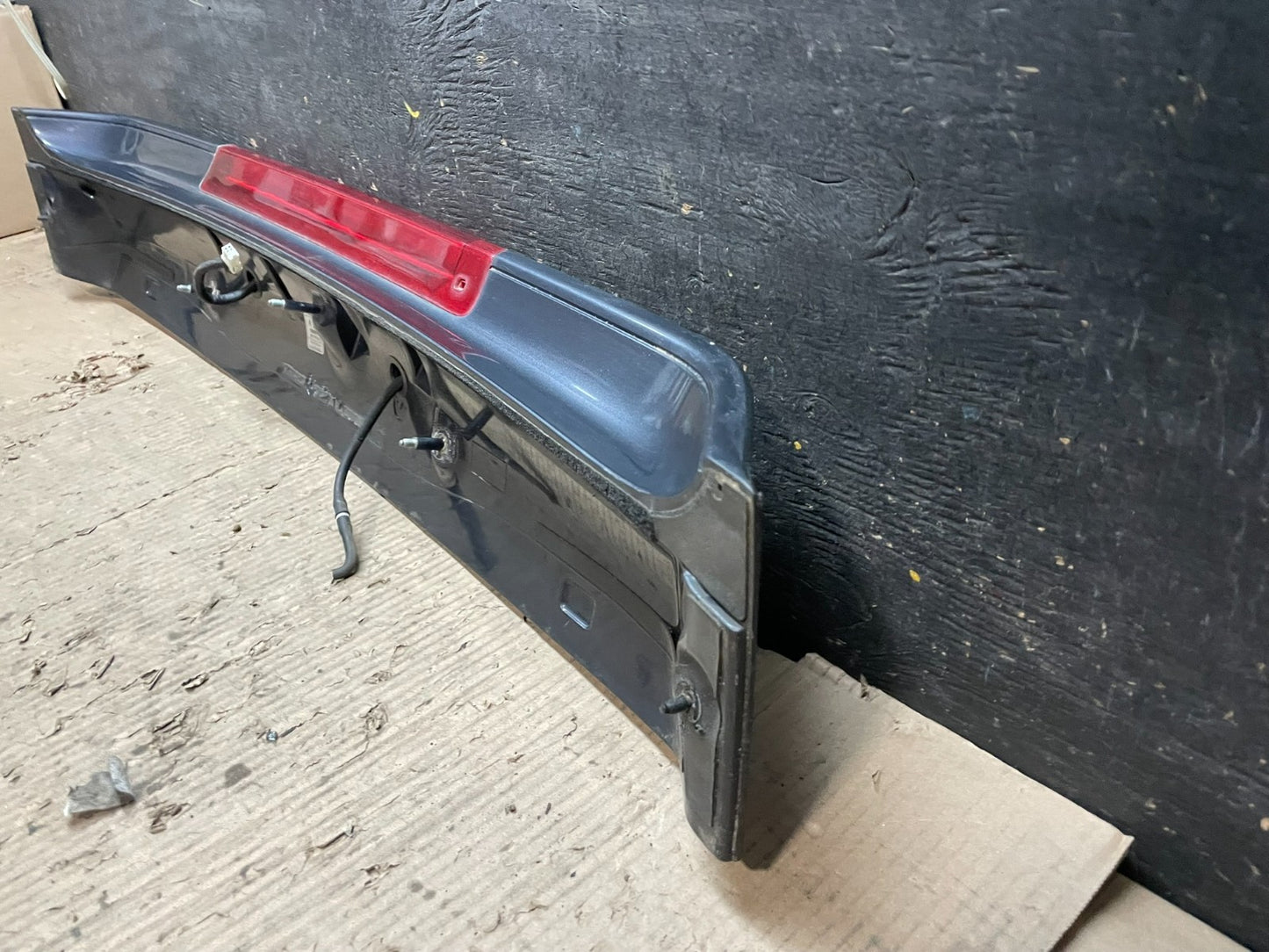 2005 to 2011 Hyundai Accent Trunk Lid Hatch 3rd Brake Light Spoiler V6795 DG7