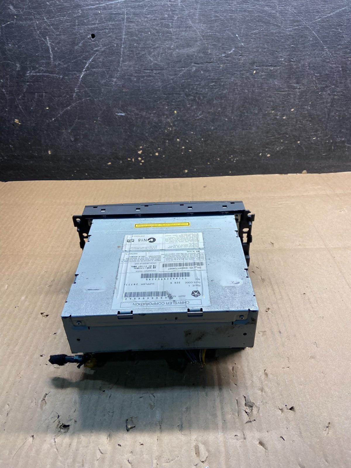 2010 Dodge Journey AM FM Radio 6 Disc CD Player Receiver y3665 DG3