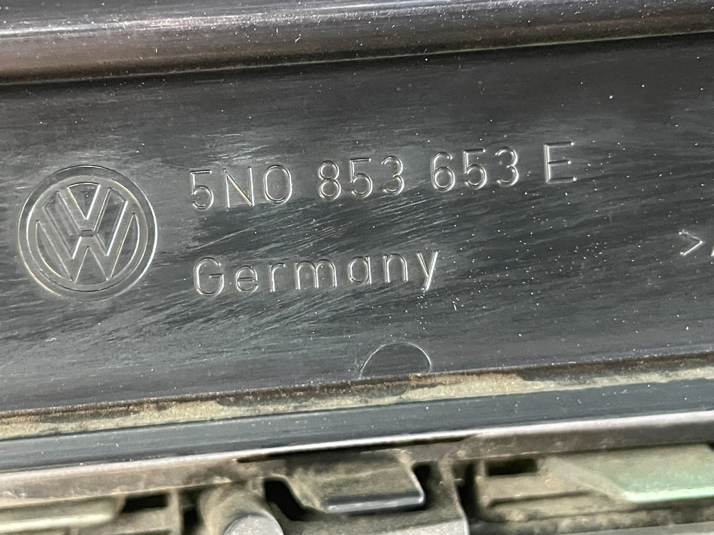 2012 to 2017 Volkswagen Tiguan Front Upper Grill Grille AD8737 DG4