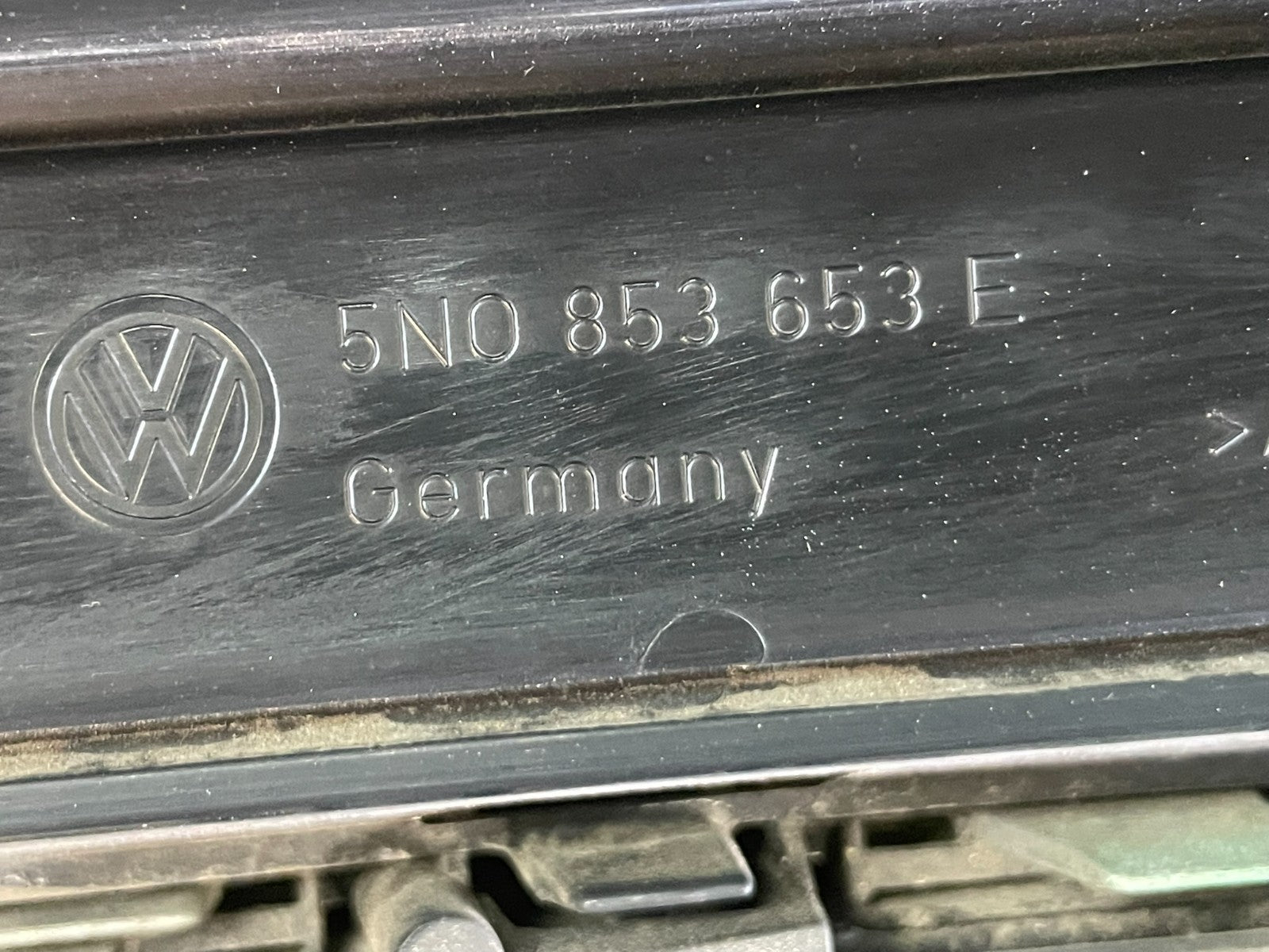 2012 to 2017 Volkswagen Tiguan Front Upper Grill Grille AD8737 DG4