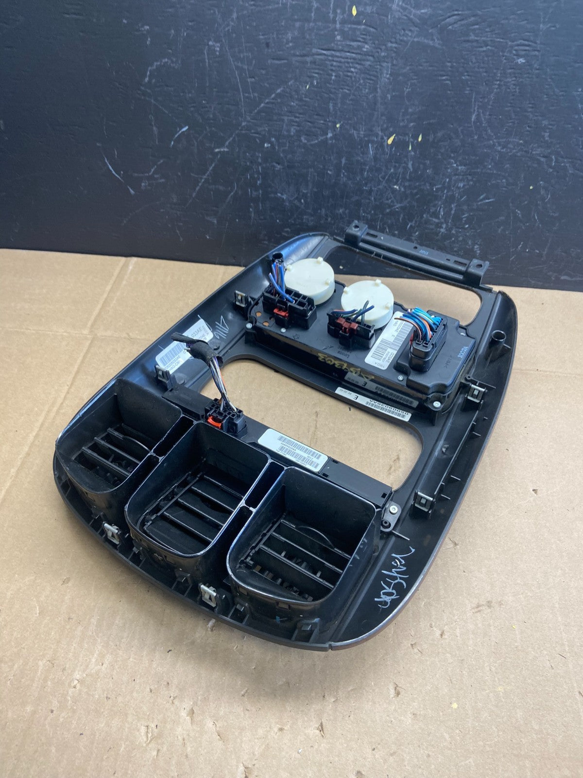 2004-2007 Chrysler Town Country Climate Control Panel Center Dash Trim ab9303 DG4