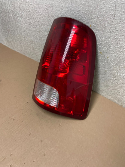 2010 to 2018 Dodge Ram 1500 Right Passenger RH Side Tail Light Oem AB4985 LK1