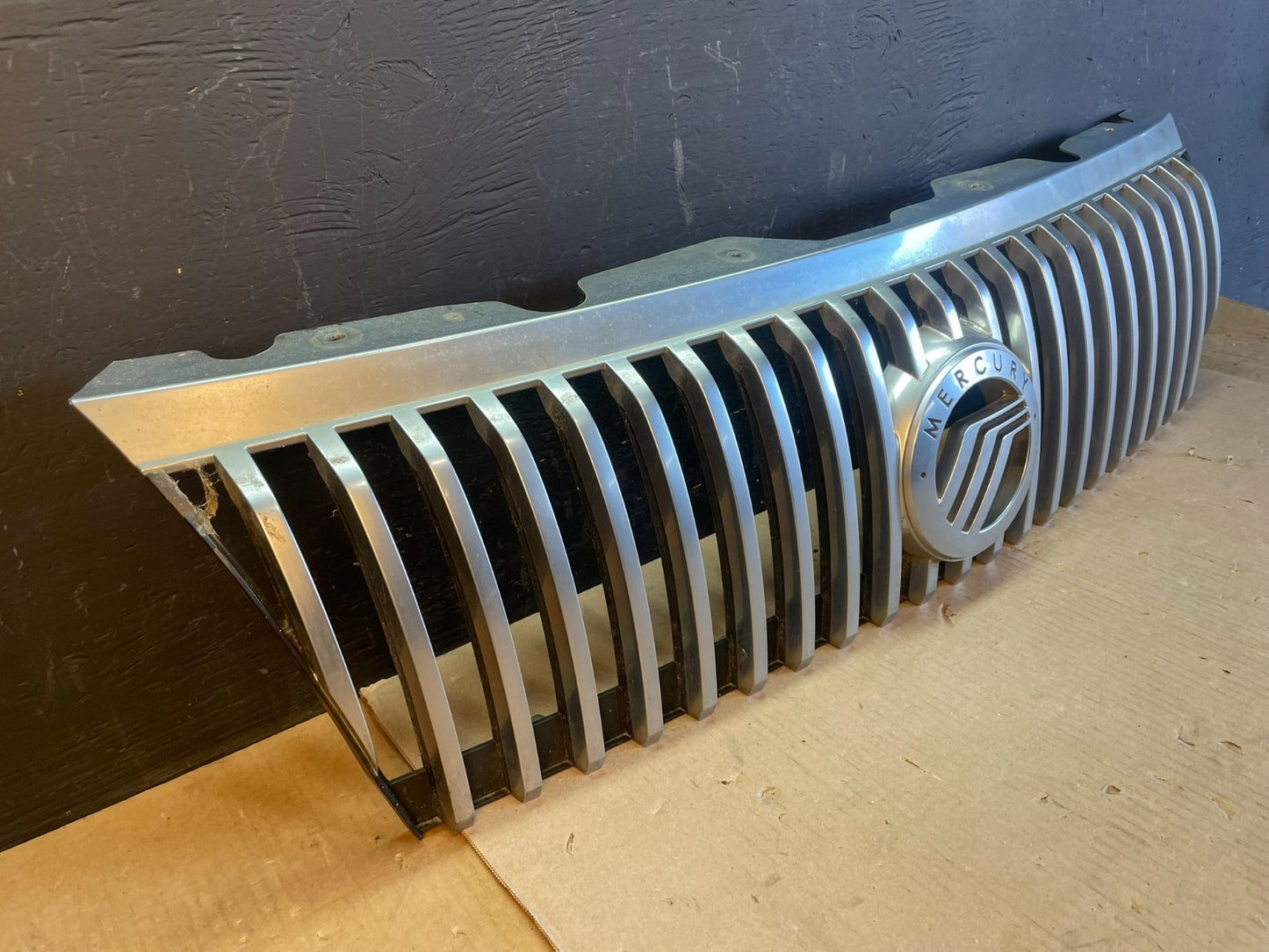 2006 to 2010 Mercury Mountaineer Front Upper Grill Grille Oem AB7879 DG2