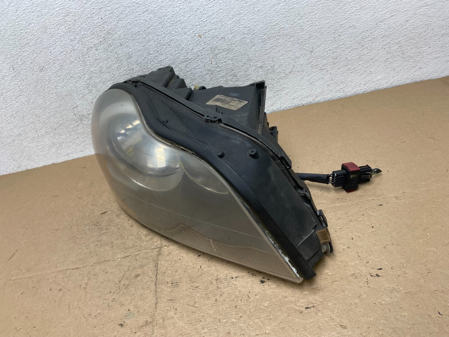 2003 to 2006 Volvo XC90 Right Passenger Rh Side Headlight Halogen AF5696 DW1