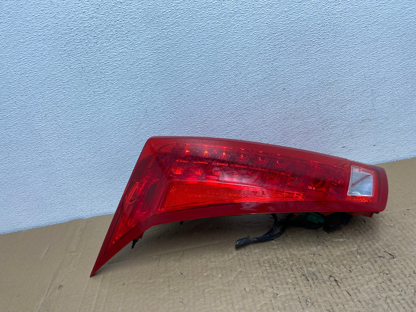 2010 to 2016 Cadillac Srx Left Driver Lh Side Tail Light OEM AC3987 LK2