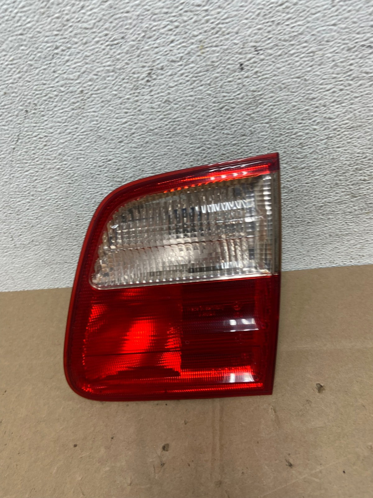 2000-2002 Mercedes-Benz E-Class E320 Wagon Right Inner Tail Light AE5065 LK0