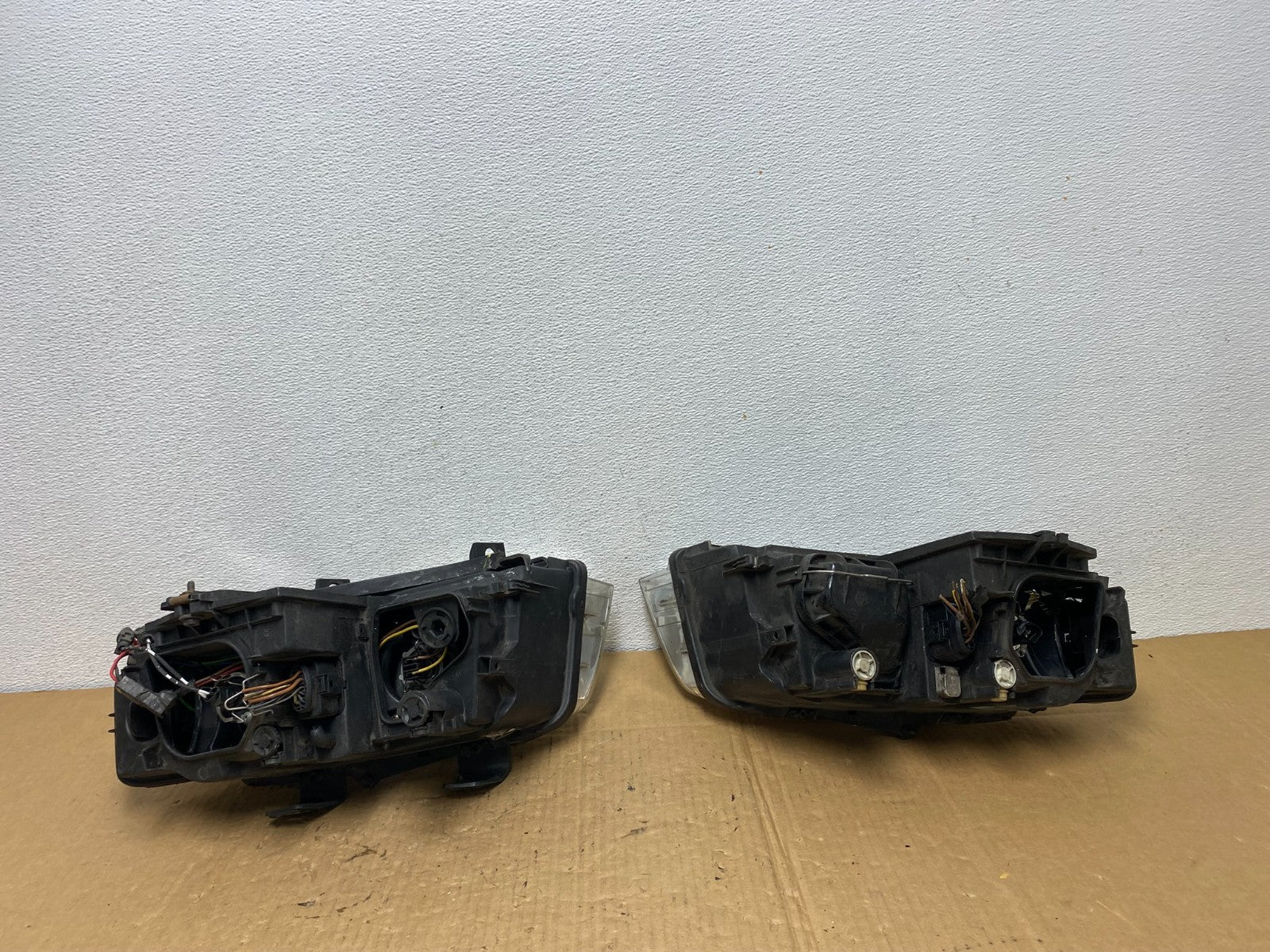 2002-2005 Audi A4 Sedan Left+Right Side Halogen Headlights AC7710 DW10