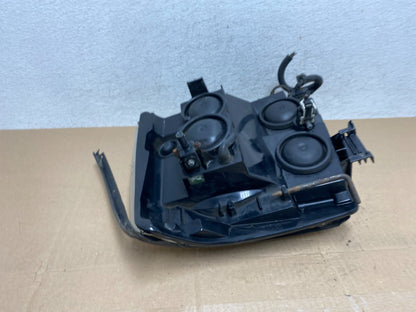 2002-2006 Cadillac Escalade Right Passenger Side Xenon HID Headlight AE66745