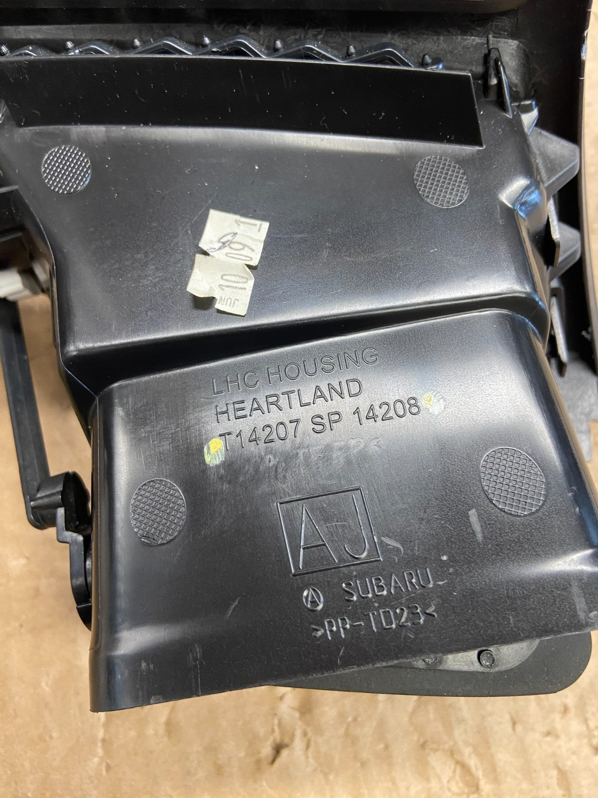 2010-2014 Subaru Legacy Outback Vent Radio Panel Trim Bezel AF6422 DG6