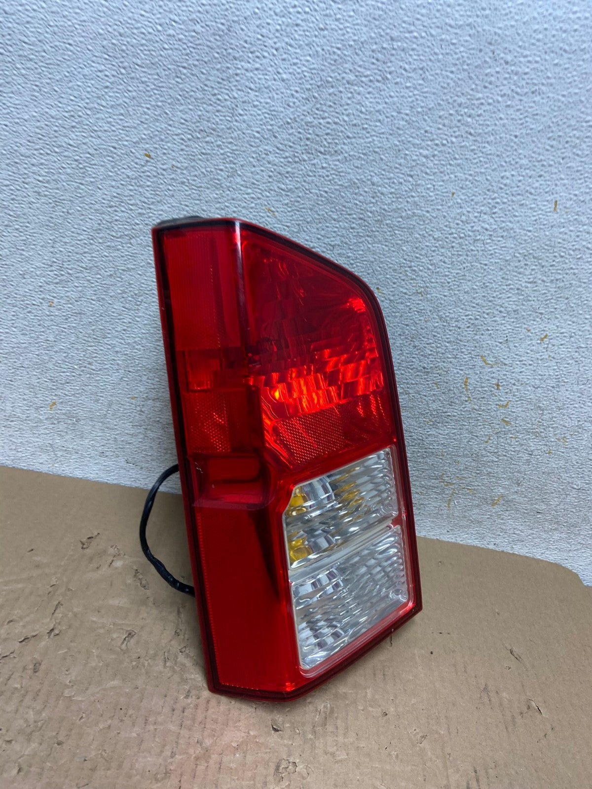 2005 to 2012 Nissan Pathfinder Tail light Left Driver Lh Side AI1325 LK2