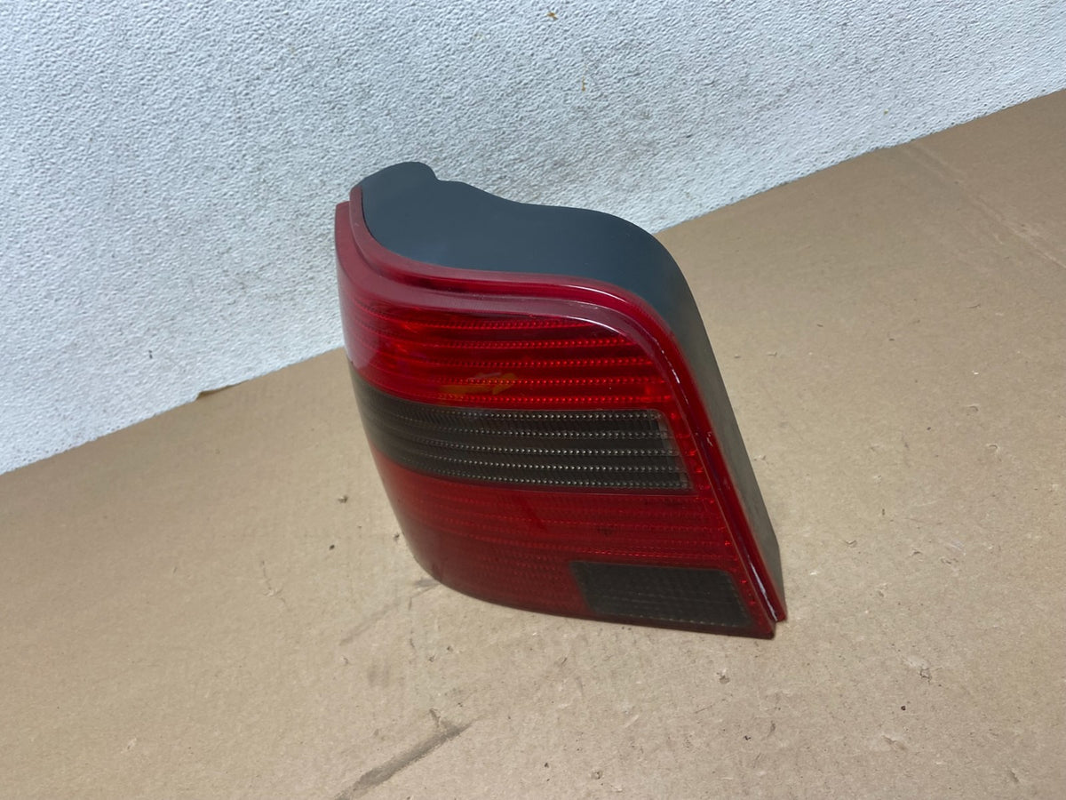 1999 to 2003 Volkswagen Golf MK4 GTI R32 Left Driver Tail Light ag3373 DG1