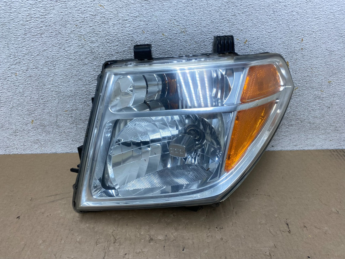 2005-2007 Nissan Pathfinder Halogen Headlight Left Driver LH AJ2211 DW0