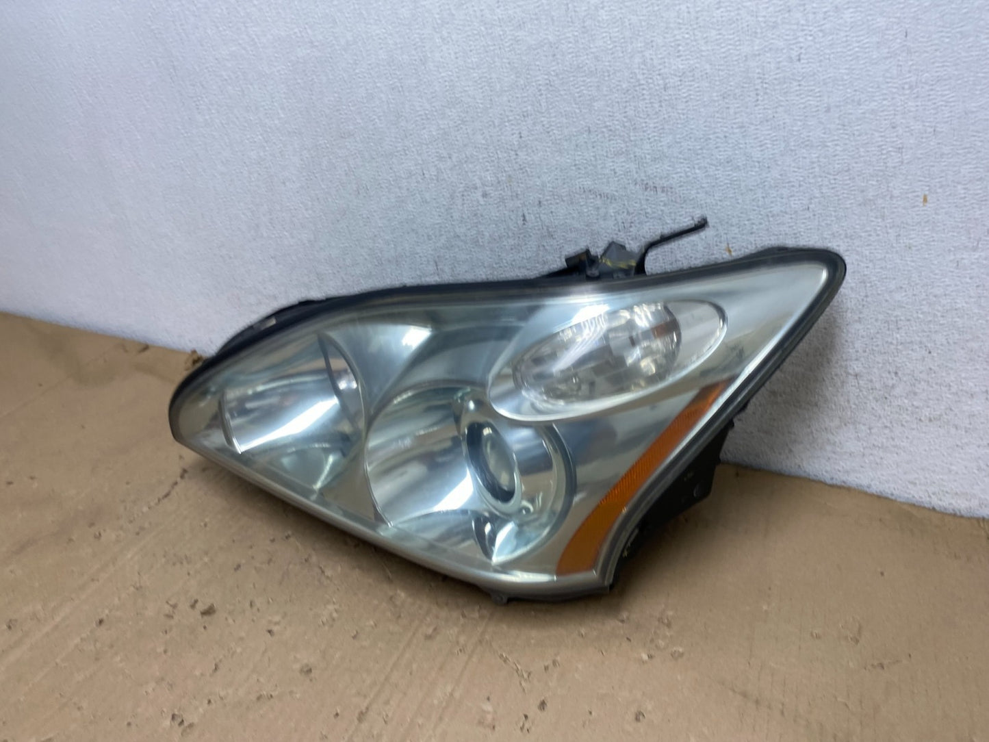 2004 to 2009 Lexus RX330 RX350 Xenon Left Driver Side Headlight AE9286 DW1