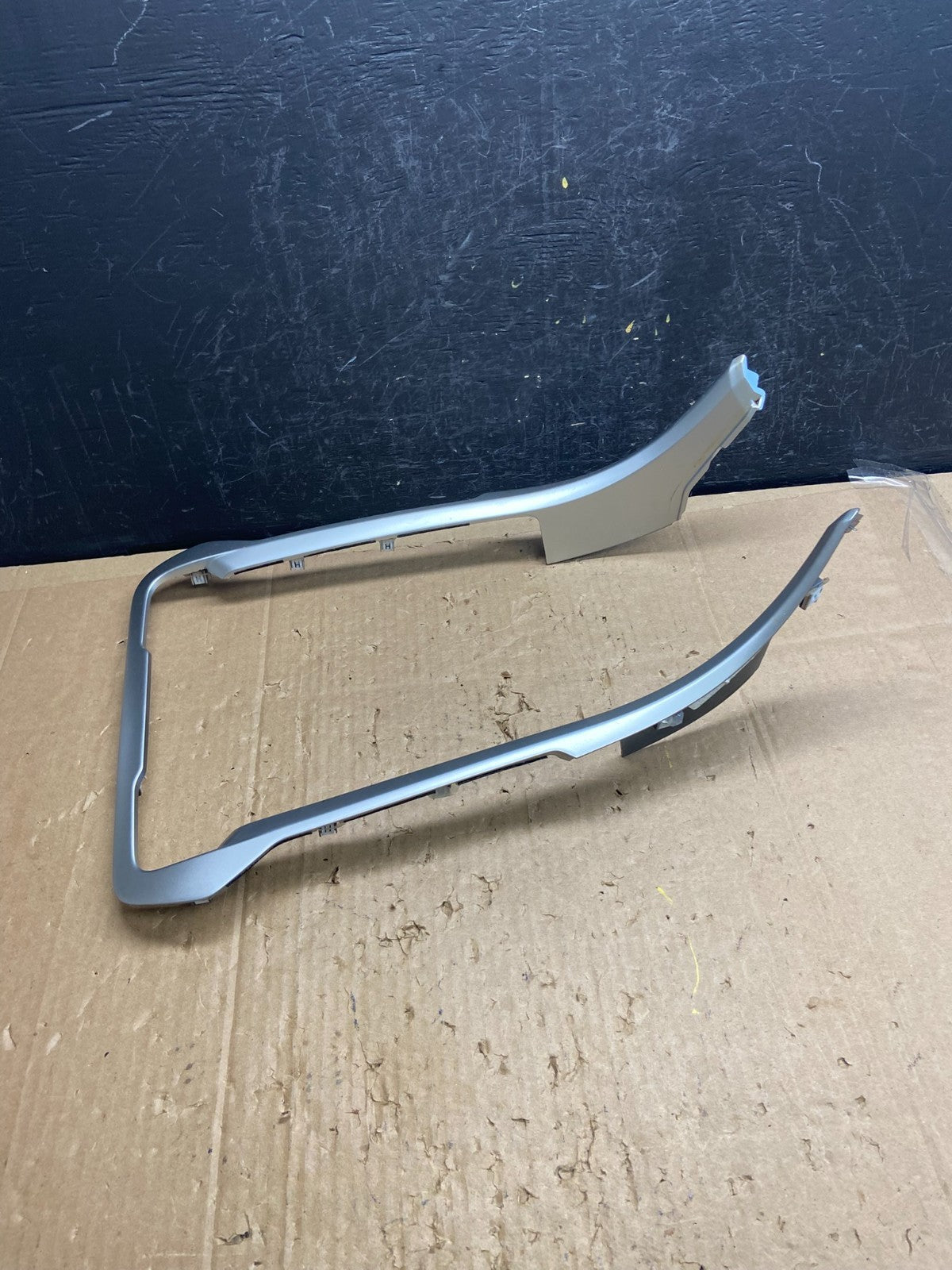 2013 to 2016 Ford Fusion Center Dash Radio Bezel Trim 555343750 AD68741